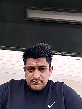 Snapshot of titolovemilfs chatting on February 4, 2026, 8:58 pm titolovemilfs online show from February 4, 2026, 8:58 pm