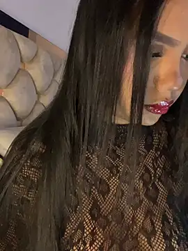 Michelle johnson  online show from April 15, 2026, 7:32 pm