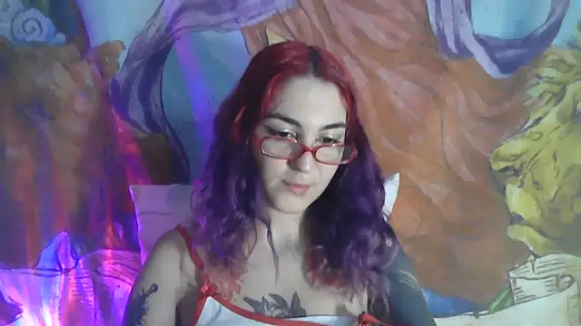 Snapshot of peetitefairy chatting on January 6, 2026, 3:43 am peetitefairy online show from January 6, 2026, 3:43 am