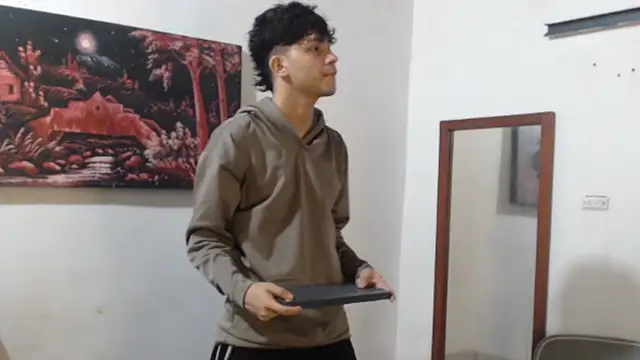 alice julls online show from October 24, 2025, 4:53 am