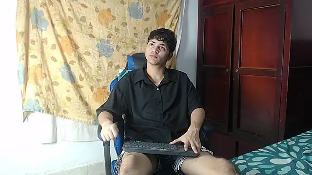 alice julls online show from May 27, 2026, 6:27 pm