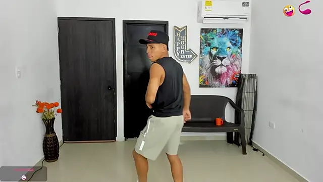 Snapshot of Playhardsex_ chatting on November 21, 2025, 10:52 pm Playhardsex online show from November 21, 2025, 10:52 pm