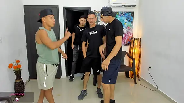 Snapshot of Playhardsex_ chatting on November 24, 2025, 11:15 pm Playhardsex online show from November 24, 2025, 11:15 pm