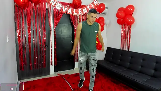 Snapshot of Playhardsex_ chatting on February 8, 2026, 10:57 pm Playhardsex online show from February 8, 2026, 10:57 pm