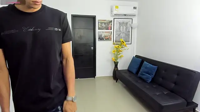 Snapshot of Playhardsex_ chatting on February 24, 2026, 11:03 pm Playhardsex online show from February 24, 2026, 11:03 pm