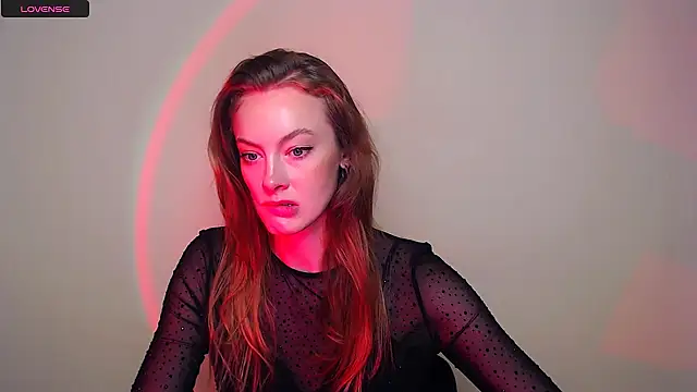 Snapshot of RoxySami_ chatting on October 4, 2025, 12:14 pm RoxySami online show from October 4, 2025, 12:14 pm