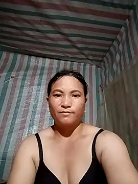 Love-Mama33 online show from October 13, 2025, 1:55 pm