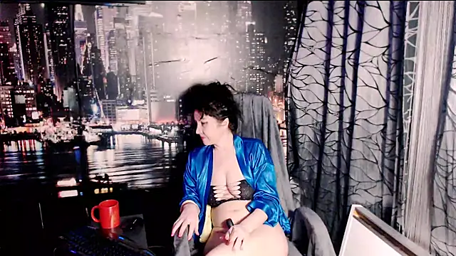 Snapshot of AMOURSWEET2025 chatting on December 20, 2025, 1:40 pm AMOURSWEET2025 online show from December 20, 2025, 1:40 pm