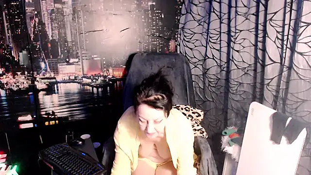 Snapshot of AMOURSWEET2025 chatting on February 8, 2026, 5:05 pm AMOURSWEET2025 online show from February 8, 2026, 5:05 pm