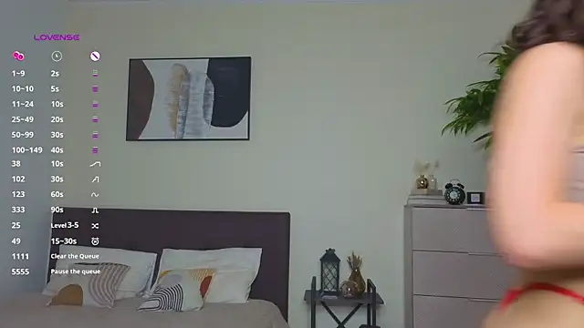 Snapshot of MimiLolll chatting on October 6, 2025, 6:38 pm MimiLolll online show from October 6, 2025, 6:38 pm