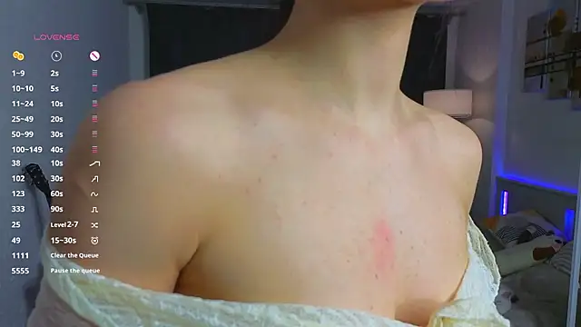 Snapshot of MimiLolll chatting on February 8, 2026, 5:38 pm MimiLolll online show from February 8, 2026, 5:38 pm