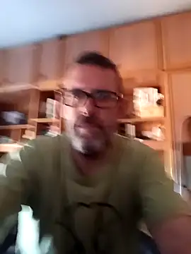 gigolobcn online show from April 4, 2026, 4:59 pm