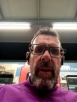 gigolobcn online show from April 7, 2026, 9:04 pm