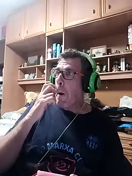 gigolobcn online show from May 25, 2026, 2:39 am