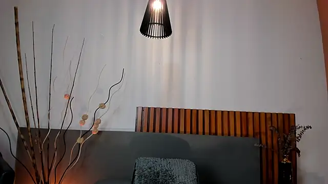 Snapshot of AelinDuvalier chatting on December 19, 2025, 6:48 pm AelinDuvalier online show from December 19, 2025, 6:48 pm