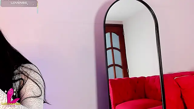 Emma  clark  online show from October 27, 2025, 12:09 pm