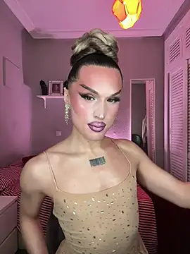 Snapshot of lacattiva chatting on February 9, 2026, 8:13 pm lacattiva online show from February 9, 2026, 8:13 pm