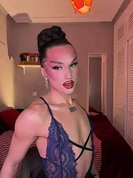 Snapshot of lacattiva chatting on February 17, 2026, 4:35 pm lacattiva online show from February 17, 2026, 4:35 pm