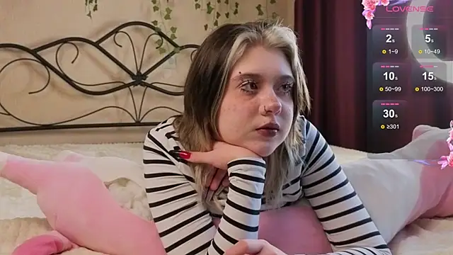 IrisSoCute online show from September 19, 2025, 8:27 am