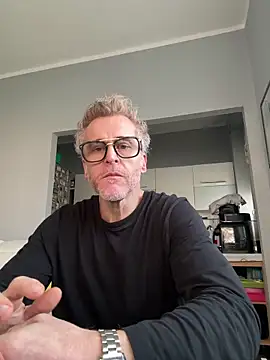 Snapshot of Axl_hot chatting on February 27, 2026, 10:59 am Axl hot online show from February 27, 2026, 10:59 am