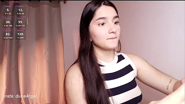 Snapshot of dulceangel__ chatting on December 2, 2025, 3:56 am dulceangel online show from December 2, 2025, 3:56 am