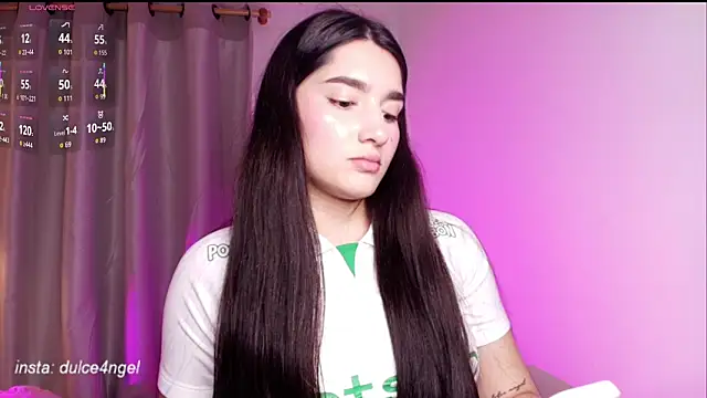 Snapshot of dulceangel__ chatting on December 18, 2025, 2:17 am dulceangel online show from December 18, 2025, 2:17 am