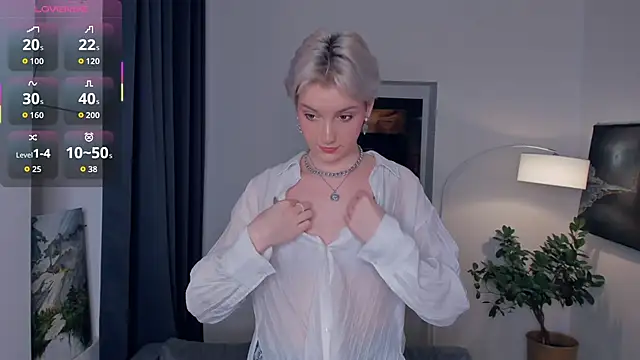 Snapshot of OdelynaAsp chatting on November 2, 2025, 12:18 pm OdelynaAsp online show from November 2, 2025, 12:18 pm