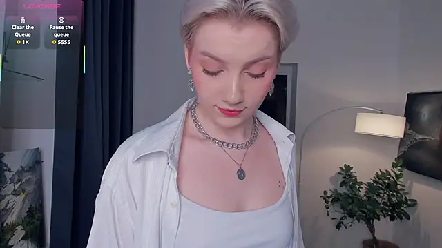 Snapshot of OdelynaAsp chatting on November 6, 2025, 12:28 pm OdelynaAsp online show from November 6, 2025, 12:28 pm