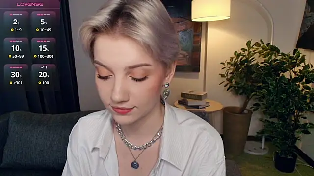 Snapshot of OdelynaAsp chatting on November 13, 2025, 2:27 pm OdelynaAsp online show from November 13, 2025, 2:27 pm