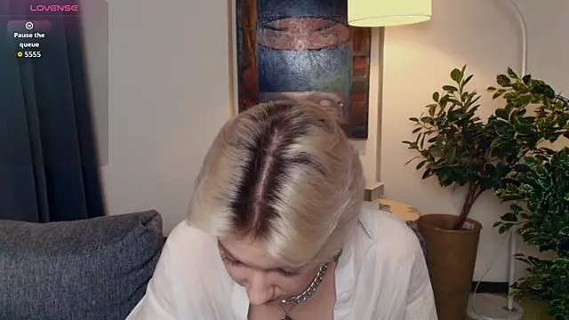 Snapshot of OdelynaAsp chatting on December 5, 2025, 11:52 am OdelynaAsp online show from December 5, 2025, 11:52 am