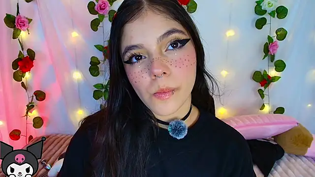 cutee andrea online show from November 11, 2025, 2:33 am