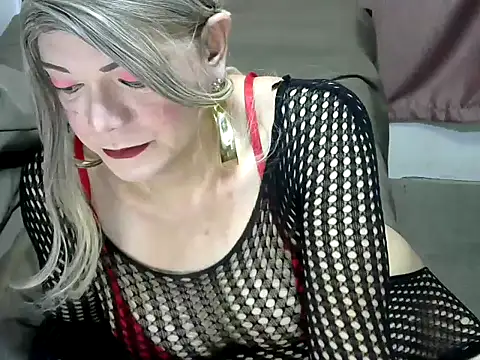 Snapshot of CREAMY_BANANA chatting on October 13, 2025, 10:48 am CREAMY BANANA online show from October 13, 2025, 10:48 am
