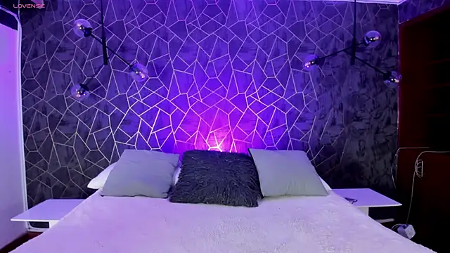 Tanit Mora online show from November 26, 2025, 4:57 am