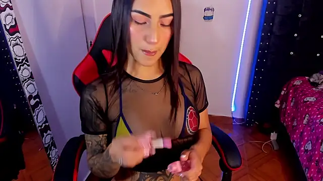 Snapshot of Samanthademonx20_ chatting on March 4, 2026, 9:04 am Samanthademonx20 online show from March 4, 2026, 9:04 am