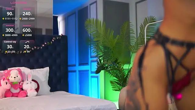 Snapshot of ZenyaNoir chatting on February 13, 2026, 10:55 am ZenyaNoir online show from February 13, 2026, 10:55 am