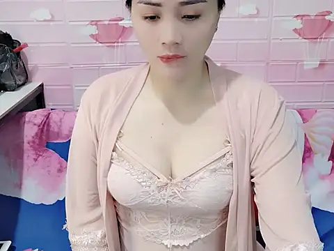 Snapshot of Miu_9117 chatting on September 17, 2025, 6:20 pm Miu 9117 online show from September 17, 2025, 6:20 pm