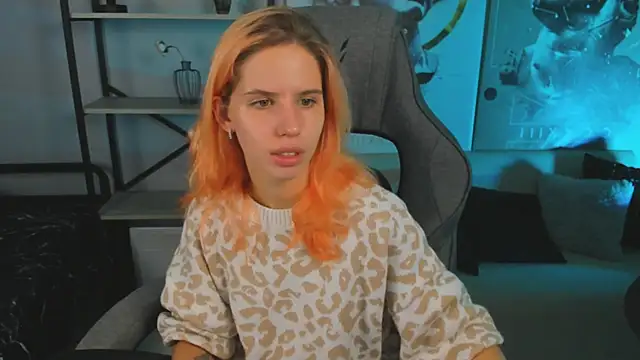 Snapshot of NitaNihil chatting on December 4, 2025, 12:47 pm NitaNihil online show from December 4, 2025, 12:47 pm