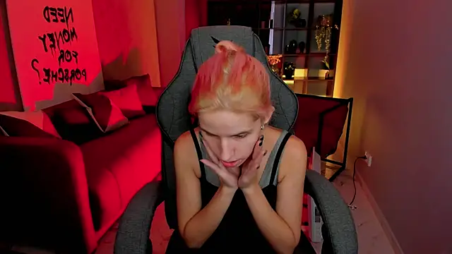 Snapshot of NitaNihil chatting on December 18, 2025, 11:05 am NitaNihil online show from December 18, 2025, 11:05 am