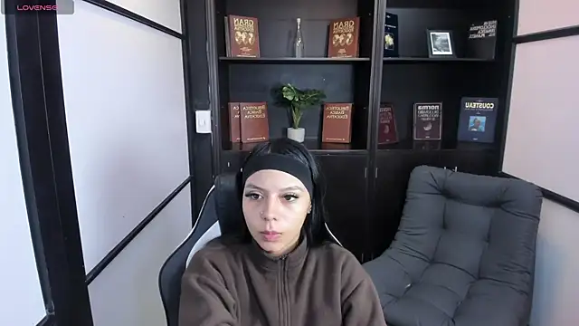 Snapshot of IvonnePrince_ chatting on October 4, 2025, 12:47 pm IvonnePrince online show from October 4, 2025, 12:47 pm