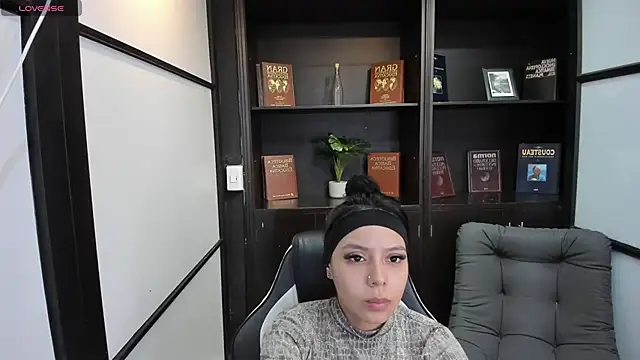 Snapshot of IvonnePrince_ chatting on October 9, 2025, 12:36 pm IvonnePrince online show from October 9, 2025, 12:36 pm