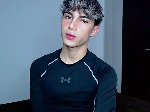 Snapshot of john_vichenso chatting on October 23, 2025, 10:30 pm john vichenso online show from October 23, 2025, 10:30 pm