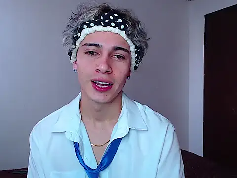 Snapshot of john_vichenso chatting on October 31, 2025, 9:38 pm john vichenso online show from October 31, 2025, 9:38 pm