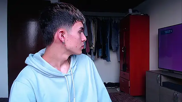 Snapshot of john_vichenso chatting on December 15, 2025, 9:30 pm john vichenso online show from December 15, 2025, 9:30 pm