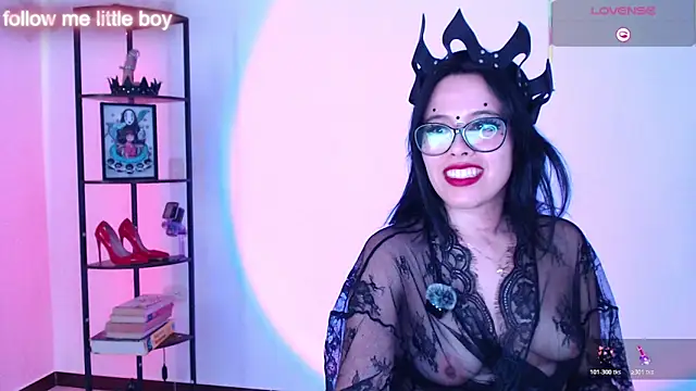 Snapshot of girldom chatting on January 16, 2026, 9:19 pm girldom online show from January 16, 2026, 9:19 pm