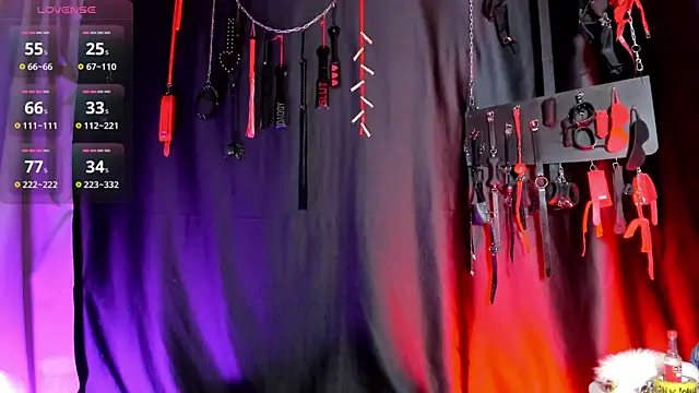 Snapshot of Loana_bastian_bdsm chatting on October 4, 2025, 2:09 am Loana bastian bdsm online show from October 4, 2025, 2:09 am