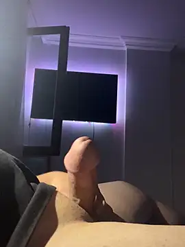 Erenn9972 online show from September 12, 2025, 9:37 pm