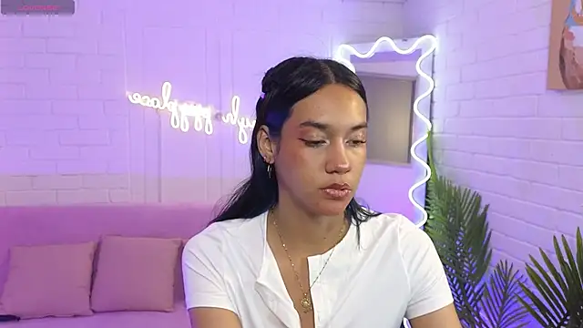 artemiss tay online show from September 16, 2025, 7:04 pm