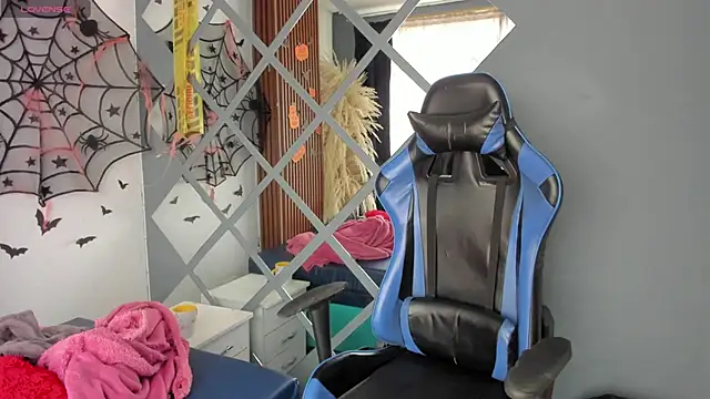 hannah lover online show from November 4, 2025, 7:13 pm