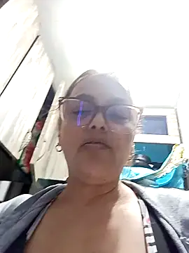 Snapshot of Lady_16 chatting on December 18, 2025, 10:27 pm Lady 16 online show from December 18, 2025, 10:27 pm