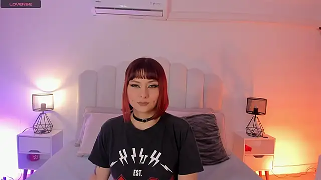 Snapshot of raven_black_ chatting on November 28, 2025, 1:14 pm raven black online show from November 28, 2025, 1:14 pm